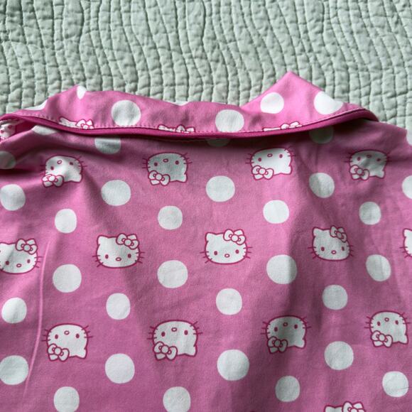 Hello Kitty Sleep Shirt Pink Print Collared Button Up Short Sleeve Size M - Picture 5 of 6